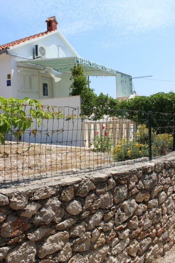 Apartmani Vinko Бол Экстерьер фото